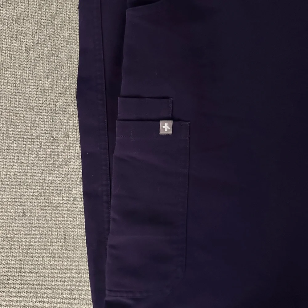Figs Purple Scrub Set - Picture 9 of 13